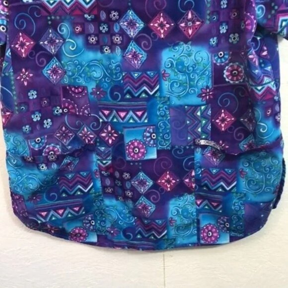Vintage Printed Scrub Top V-Neck Short Sleeves Purple & Teal Pattern With Pocket - Picture 7 of 10